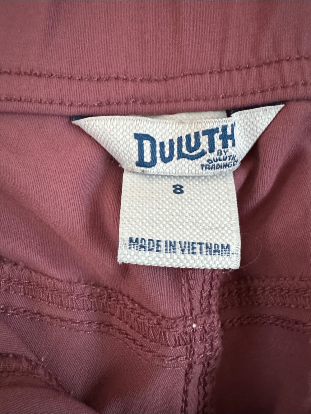 Duluth Trading Co Women's Cargo Shorts in Dusty Rose - Picture 4 of 9